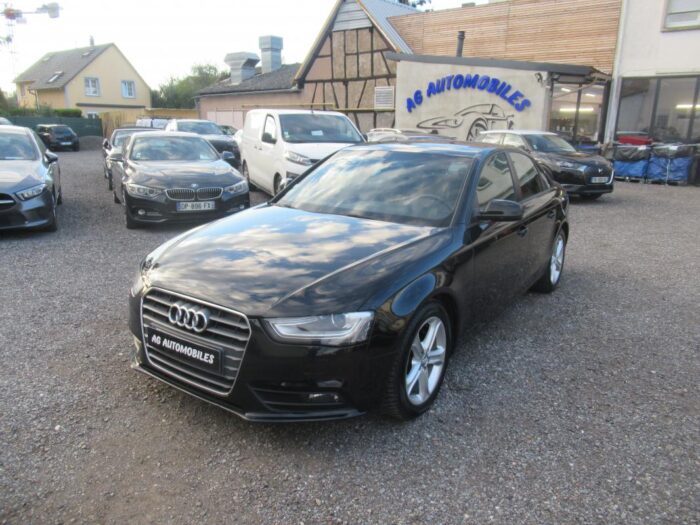 Audi A4 136CH AMBITION 11900 euros